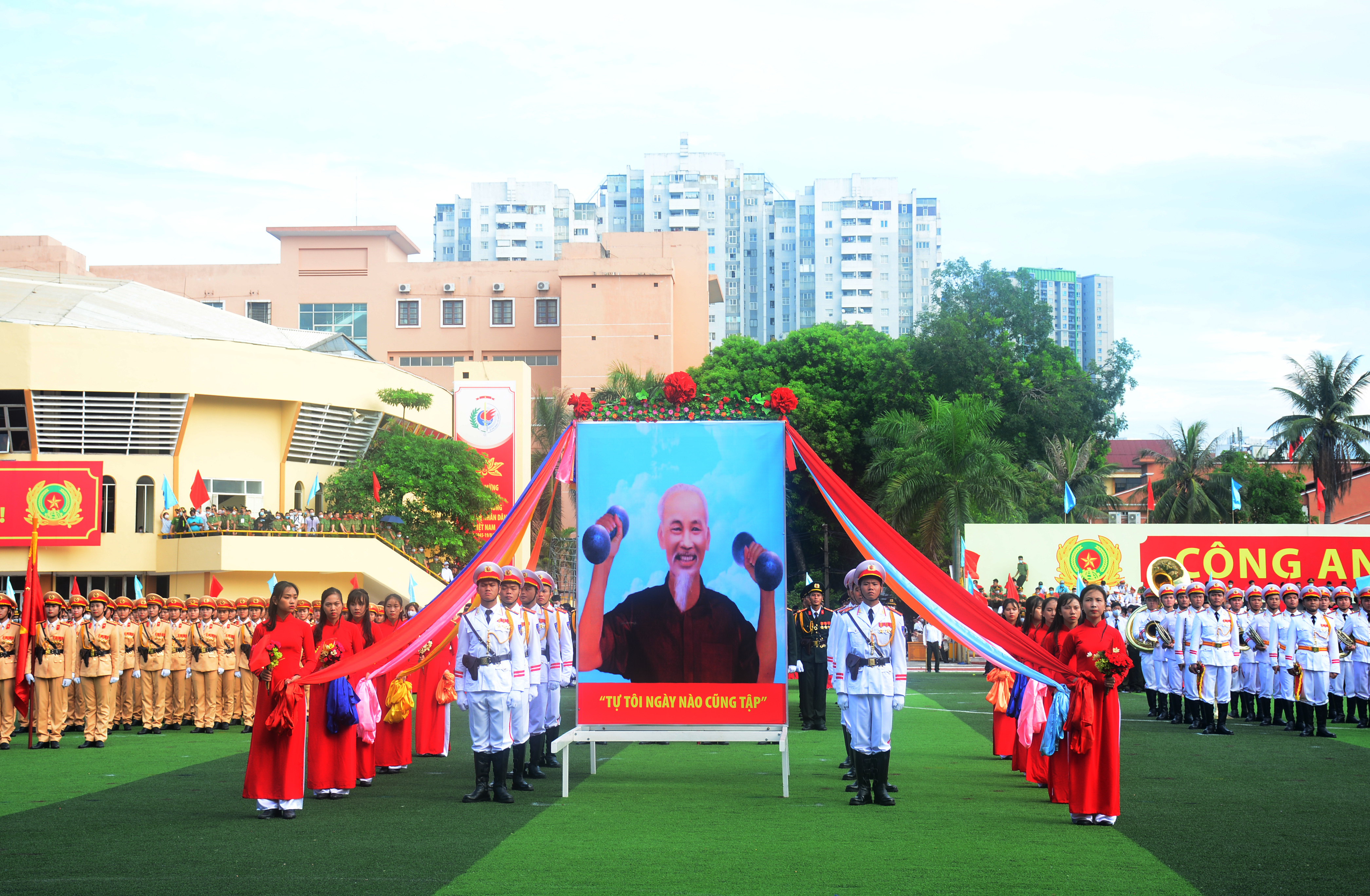 Khai mạc Đại hội khỏe “Vì an ninh Tổ quốc” lần thứ VIII