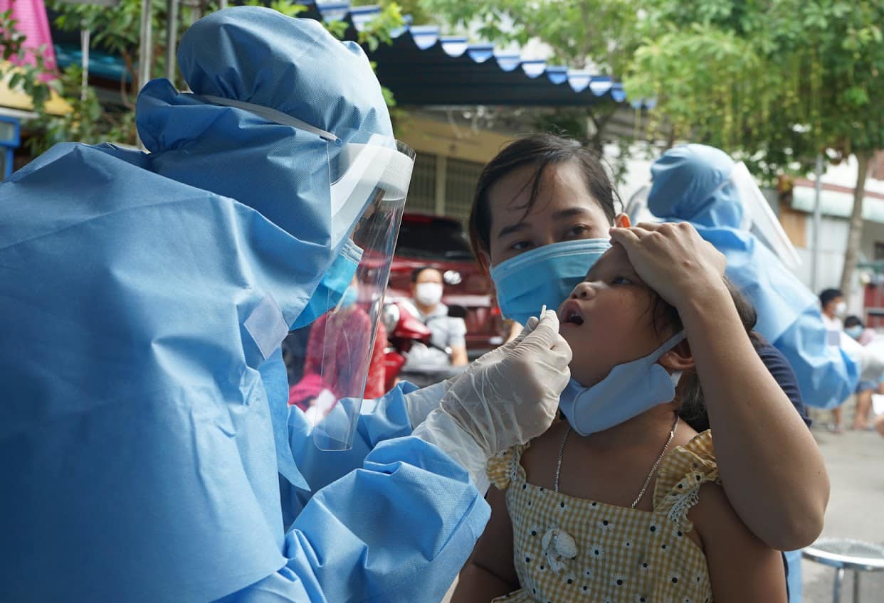 Phòng, chống dịch Covid-19: Đẩy nhanh tốc độ xét nghiệm virus SARS-CoV-2