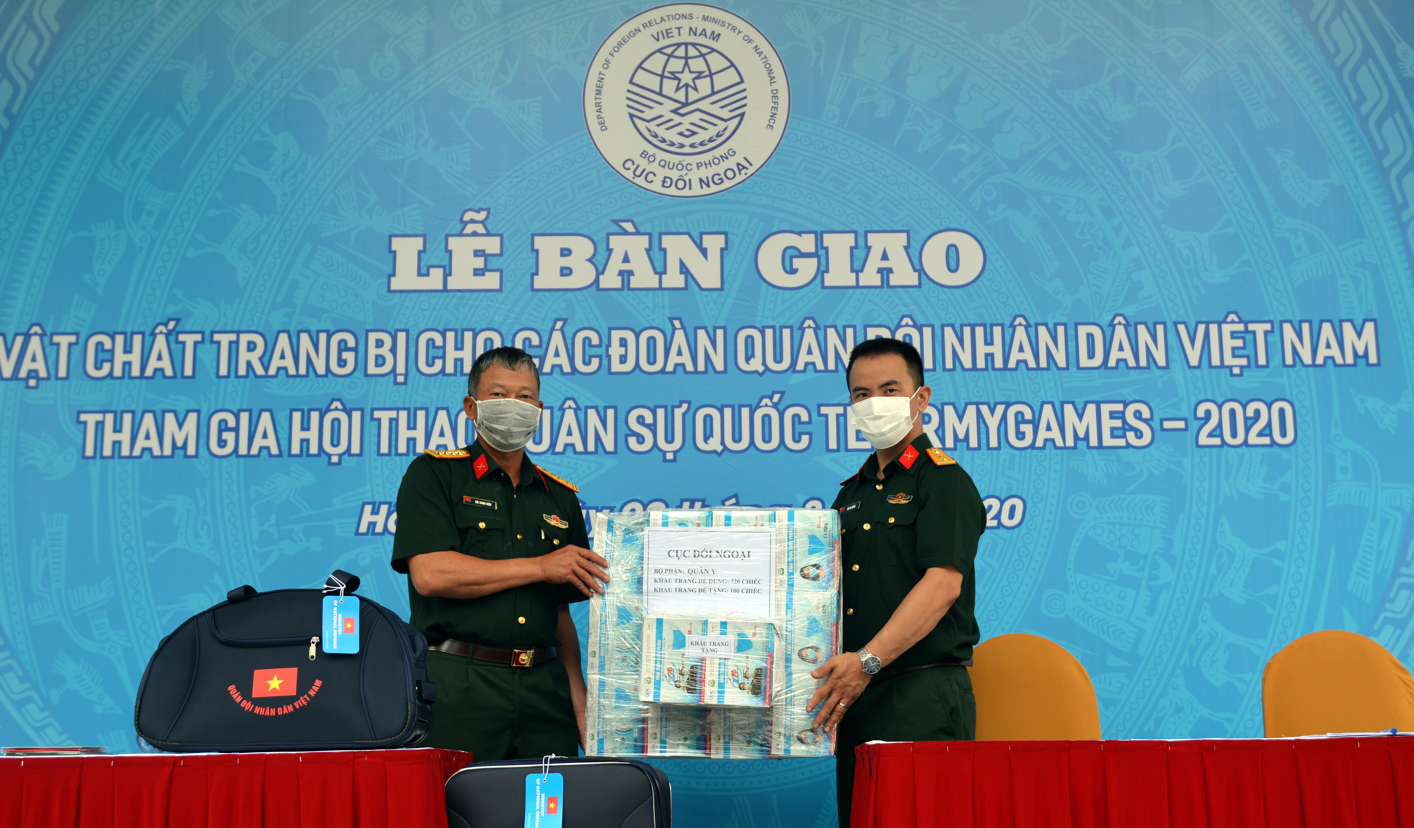 Bàn  giao vật chất cho các đoàn QĐND Việt Nam tham gia Army Games 2020