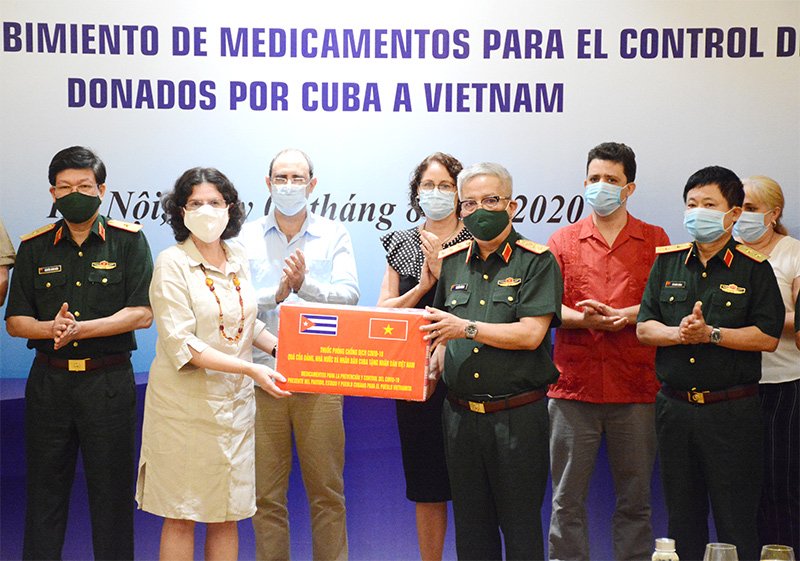 Tiếp nhận thuốc phòng, chống dịch Covid-19 do Cuba tài trợ