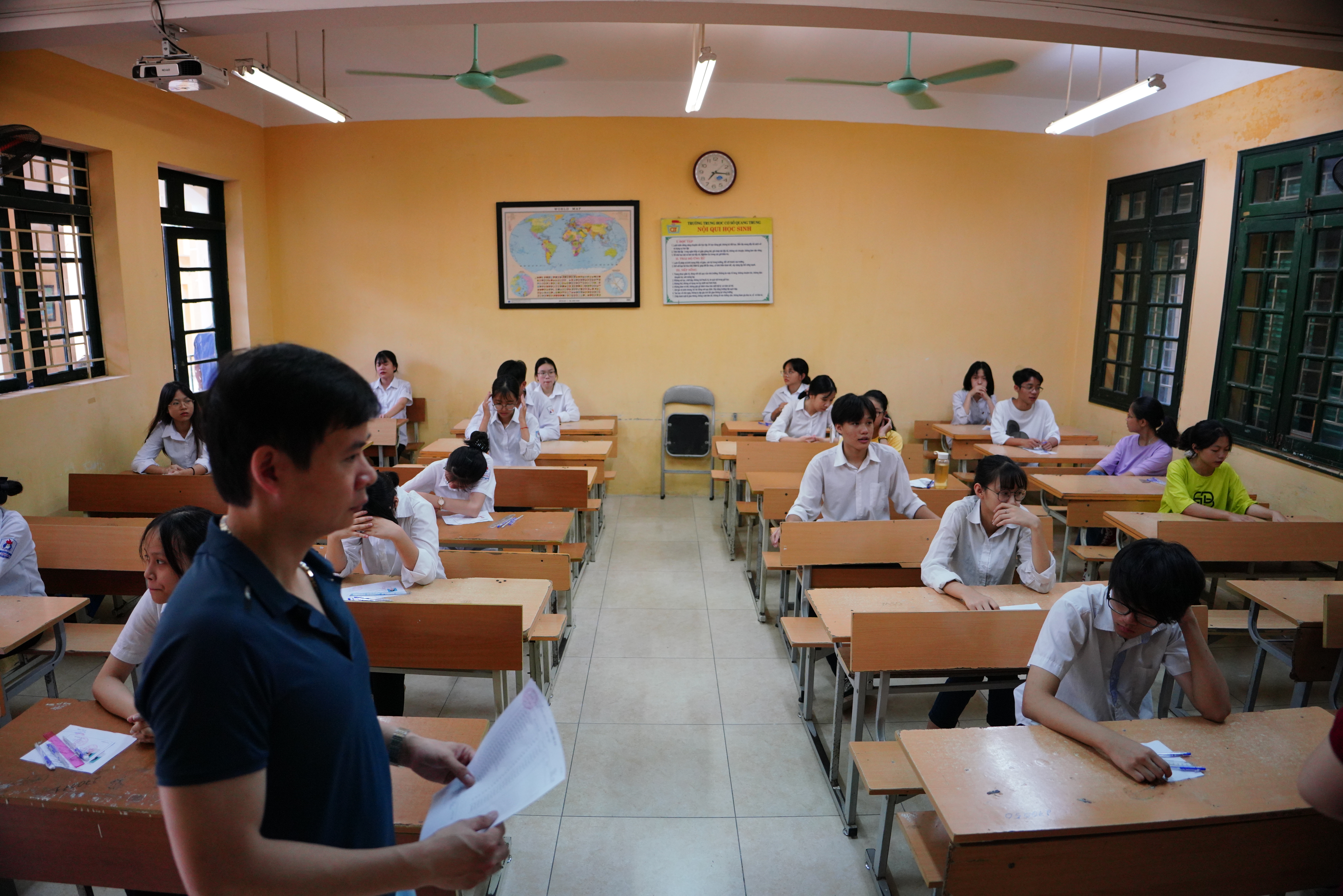 Đề thi của đợt 1 và đợt 2 có độ khó tương đương nhau