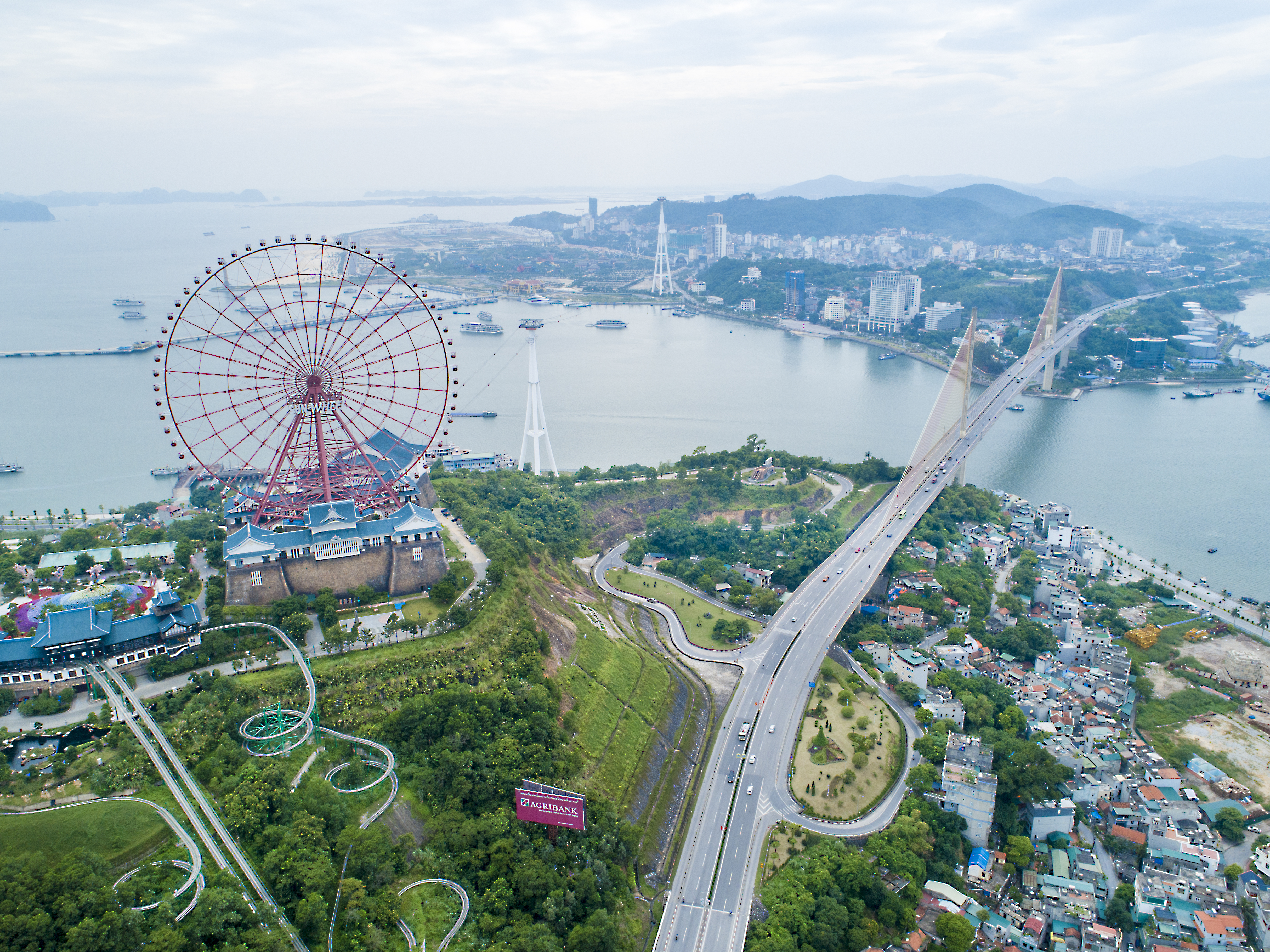 Thế giới giải trí hiện đại làm tăng sức hấp dẫn của du lịch Quảng Ninh