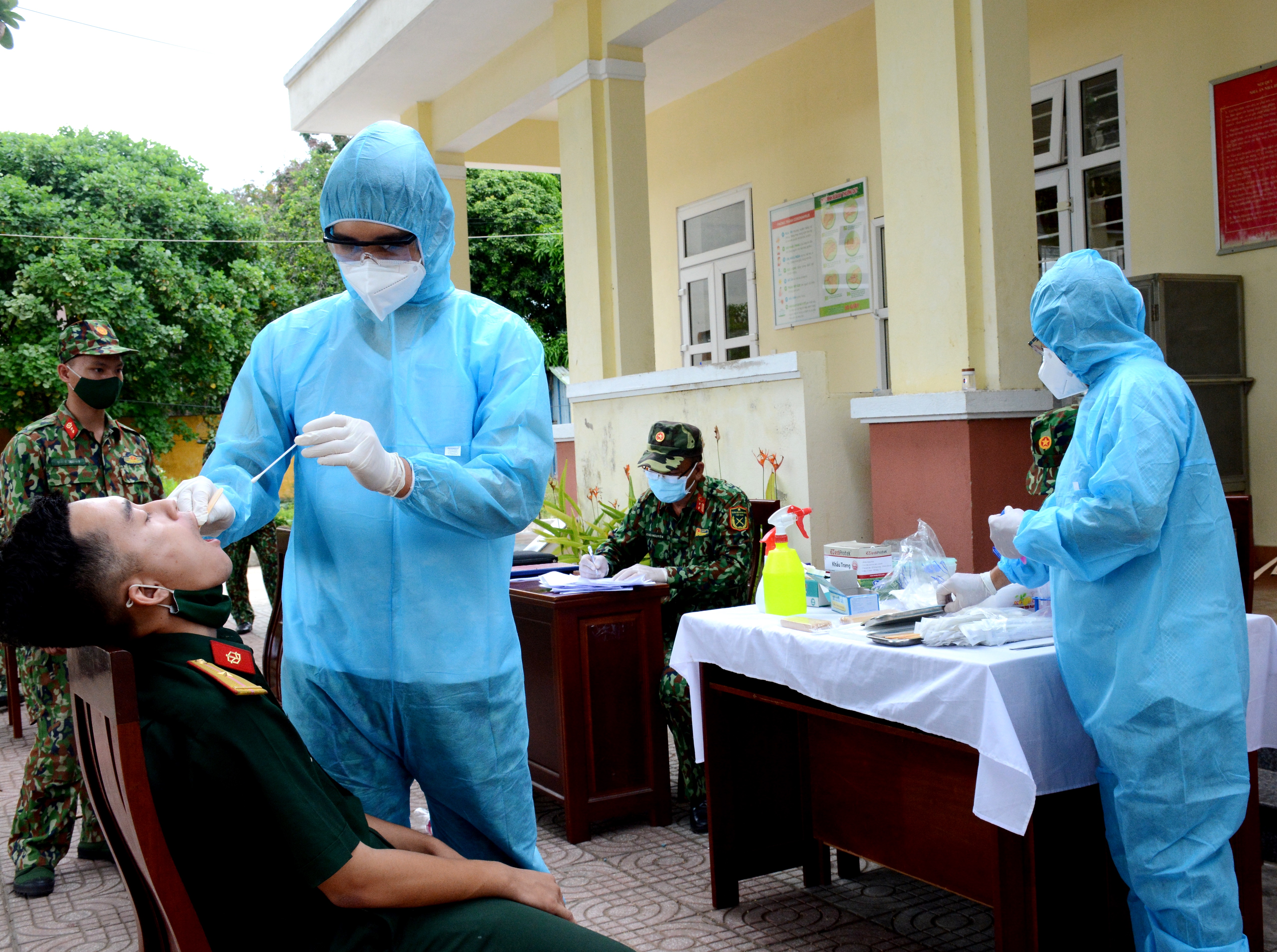 Những chiến sĩ thầm lặng chạy đua với thời gian