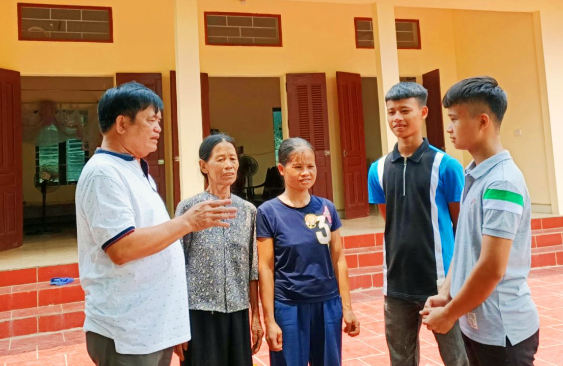 Cựu cán bộ công an giúp hộ nghèo ý chí thoát nghèo