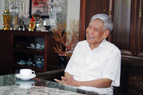 Nguyên Tổng Bí thư Lê Khả Phiêu tại nhà riêng.