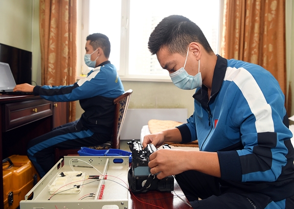 Hô “biến” phòng ngủ thành thao trường dã chiến