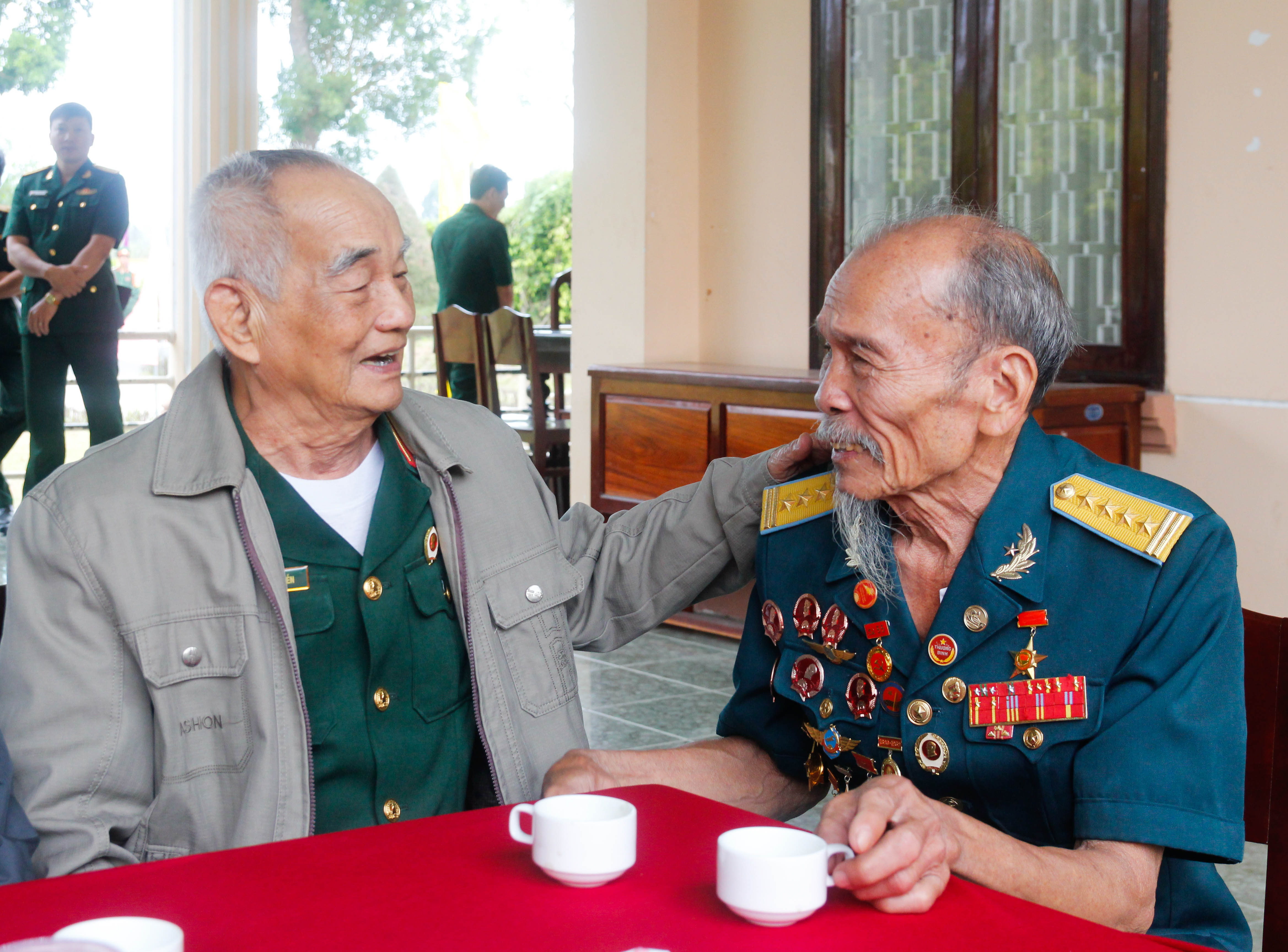 Vọng vang hào khí Tháng Tám