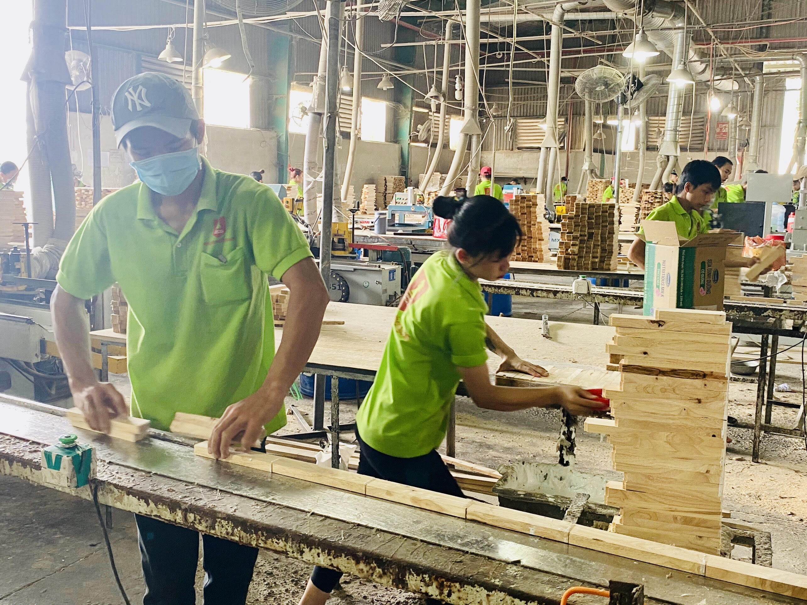 Quyết liệt chống gian lận xuất xứ hàng hóa