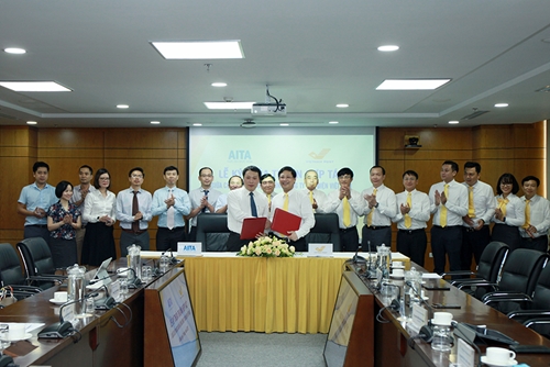 Vietnam Post hợp tác cùng Cục Tin học hóa triển khai chiến lược chuyển đổi số