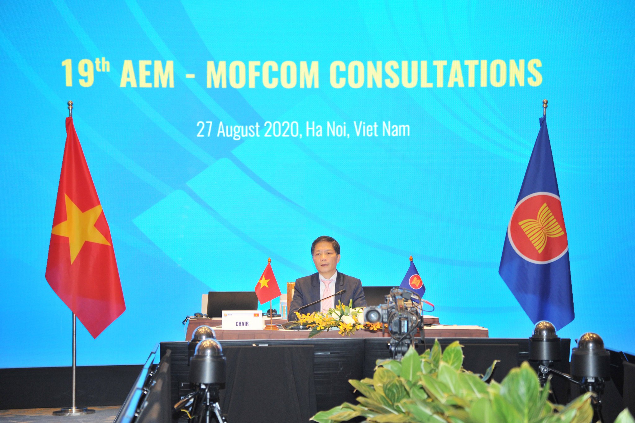 Chung vai chống lại đại dịch Covid-19