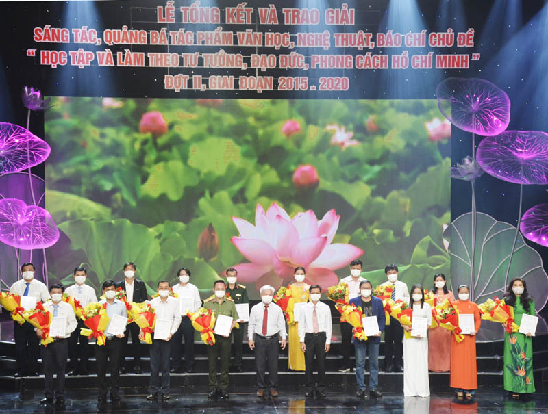 TP Hồ Chí Minh trao giải 97 tác phẩm văn học nghệ thuật, báo chí