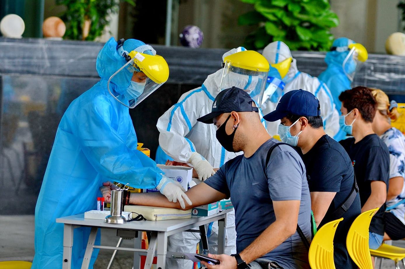 Đà Nẵng lấy mẫu xét nghiệm đại diện từng hộ gia đình tại các khu dân cư 