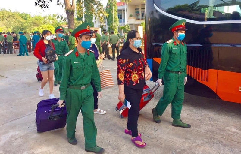 Tận tình với nhân dân

