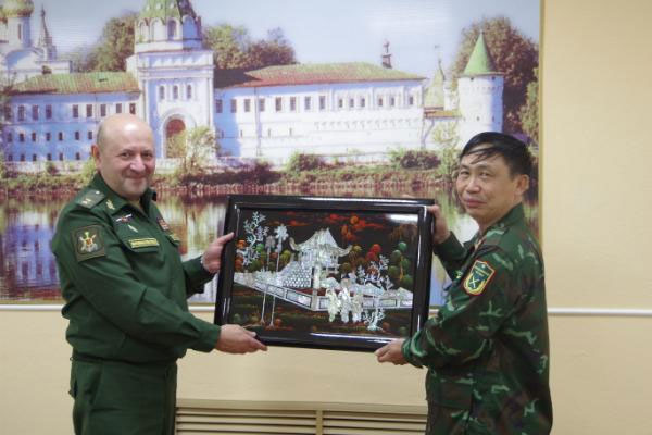 Mở rộng giao lưu, tăng cường tình đoàn kết

