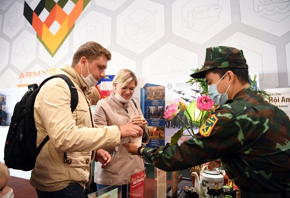 Thêm một binh chủng khác qua “Tình bạn không biên giới”