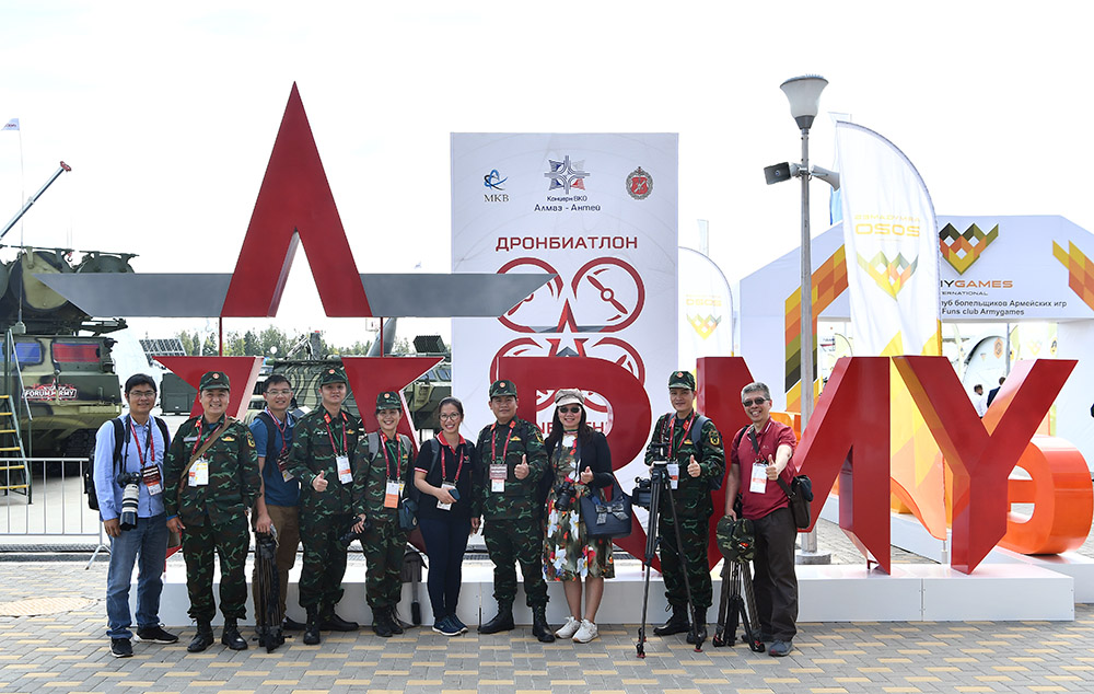 Phóng viên Việt Nam chạy đua thời gian để đưa tin về Army Games 