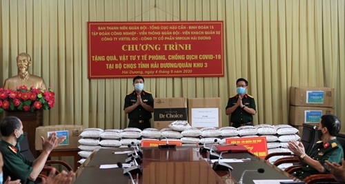 Ban Thanh niên Quân đội phối hợp tổ chức tặng quà, vật tư y tế phòng, chống dịch Covid-19 tại Bộ CHQS tỉnh Hải Dương 