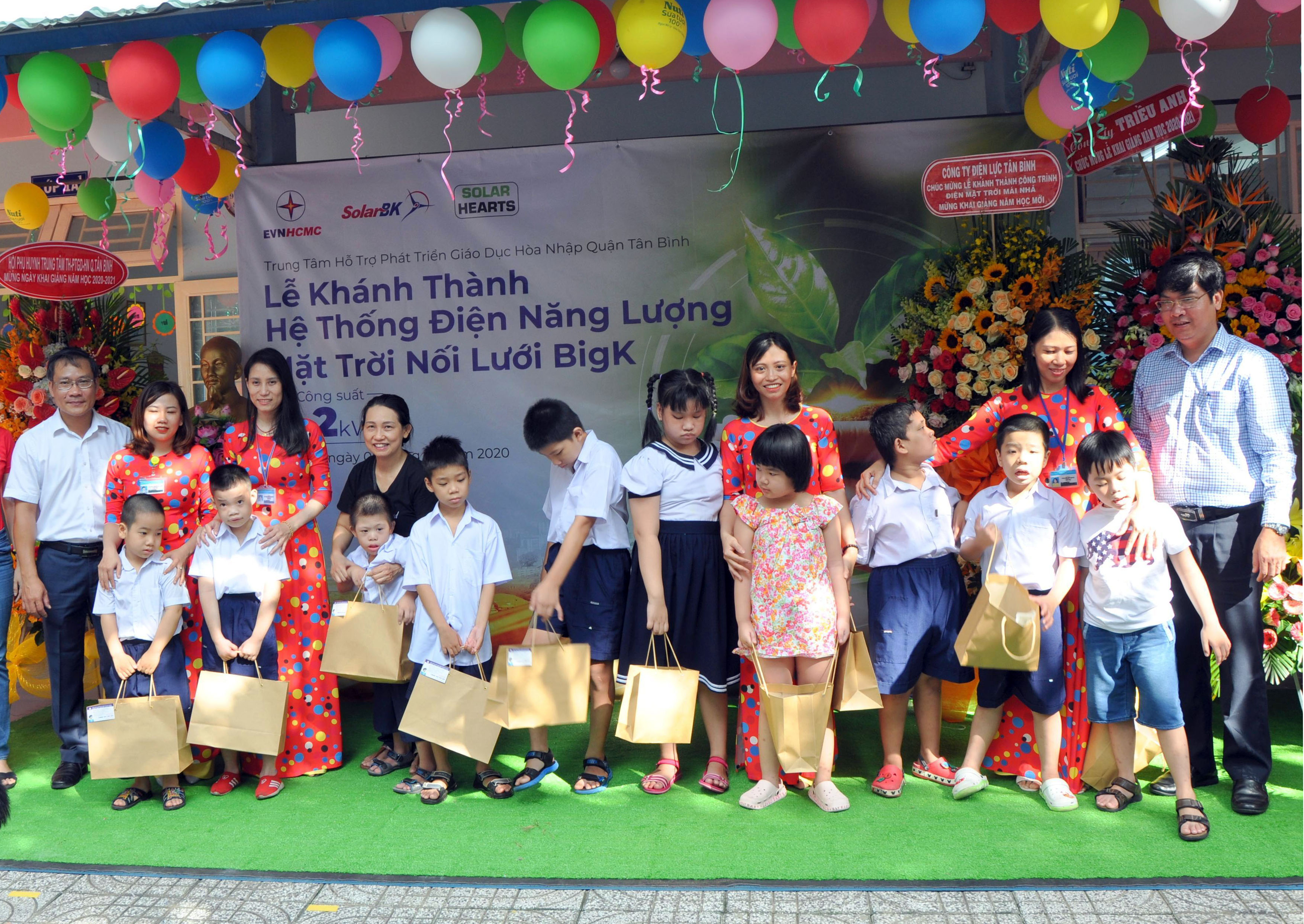 Trao hệ thống điện mặt trời áp mái tặng đơn vị nuôi dạy trẻ có hoàn cảnh đặc biệt 