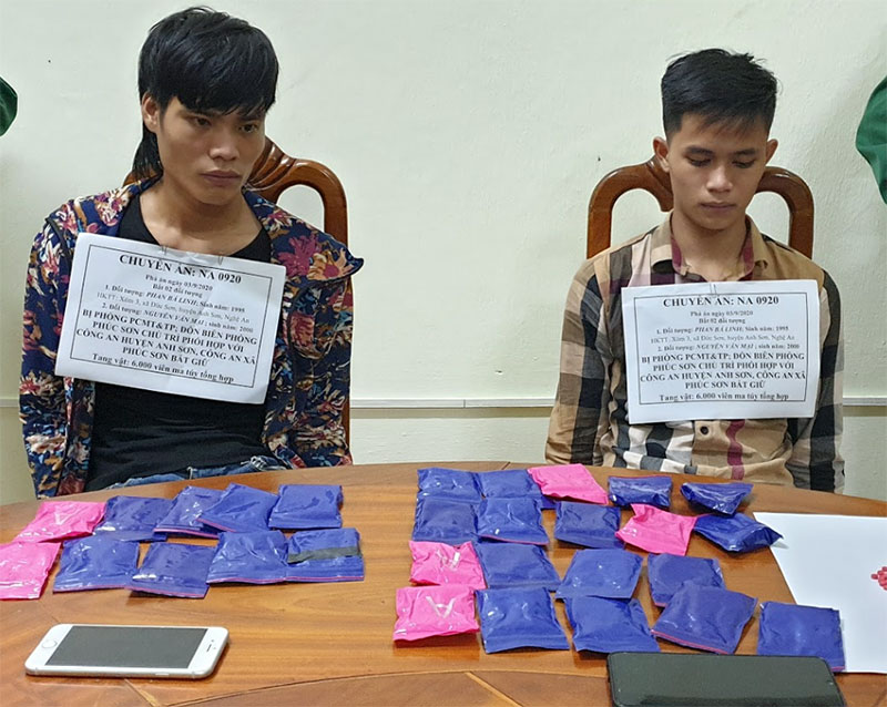 Nghệ An: Bắt giữ 2 đối tượng tàng trữ 6.000 viên ma túy tổng hợp

