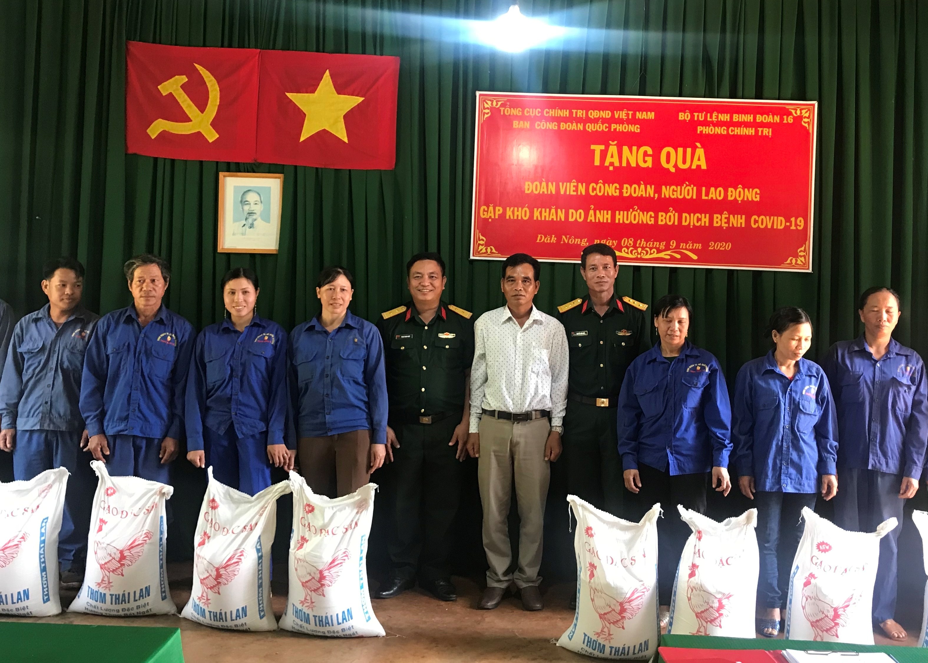 Hơn 40 triệu đồng tặng đoàn viên công đoàn, người lao động có hoàn cảnh khó khăn 