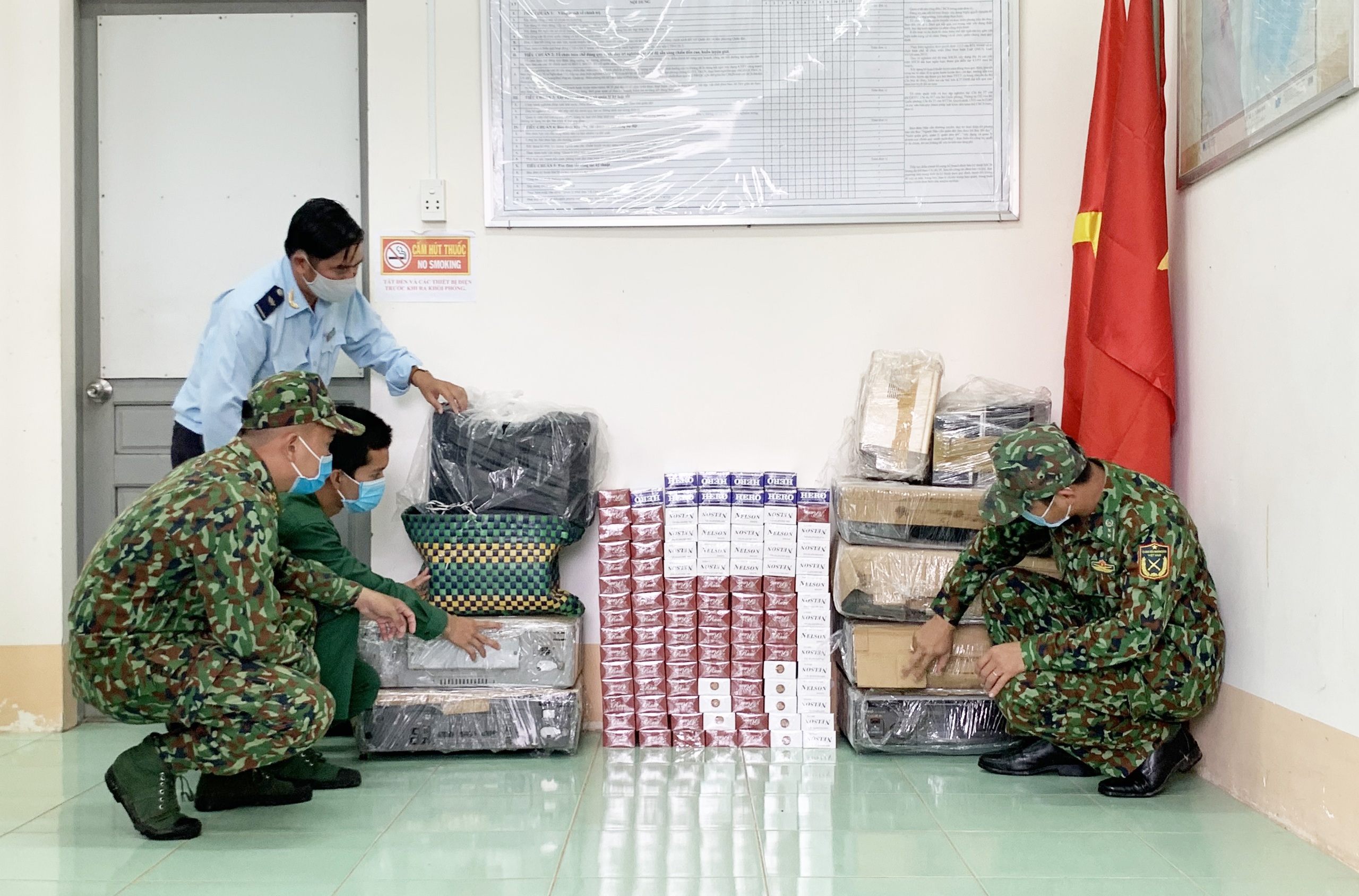 Nhức nhối với tình trạng buôn lậu trên tuyến biên giới Tây Nam