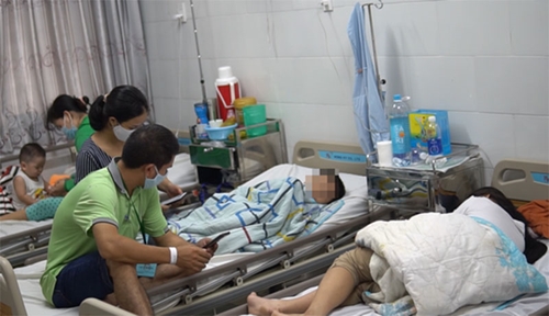 Vụ nghi ngộ độc thực phẩm tại một trường tiểu học ở TP Hồ Chí Minh: Thêm nhiều học sinh nhập viện cấp cứu