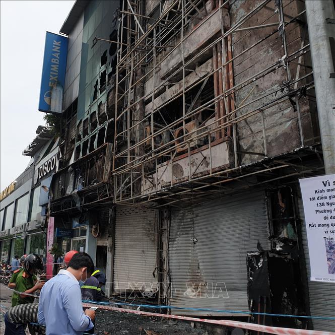 Cháy hai căn nhà trên đường Nguyễn Oanh