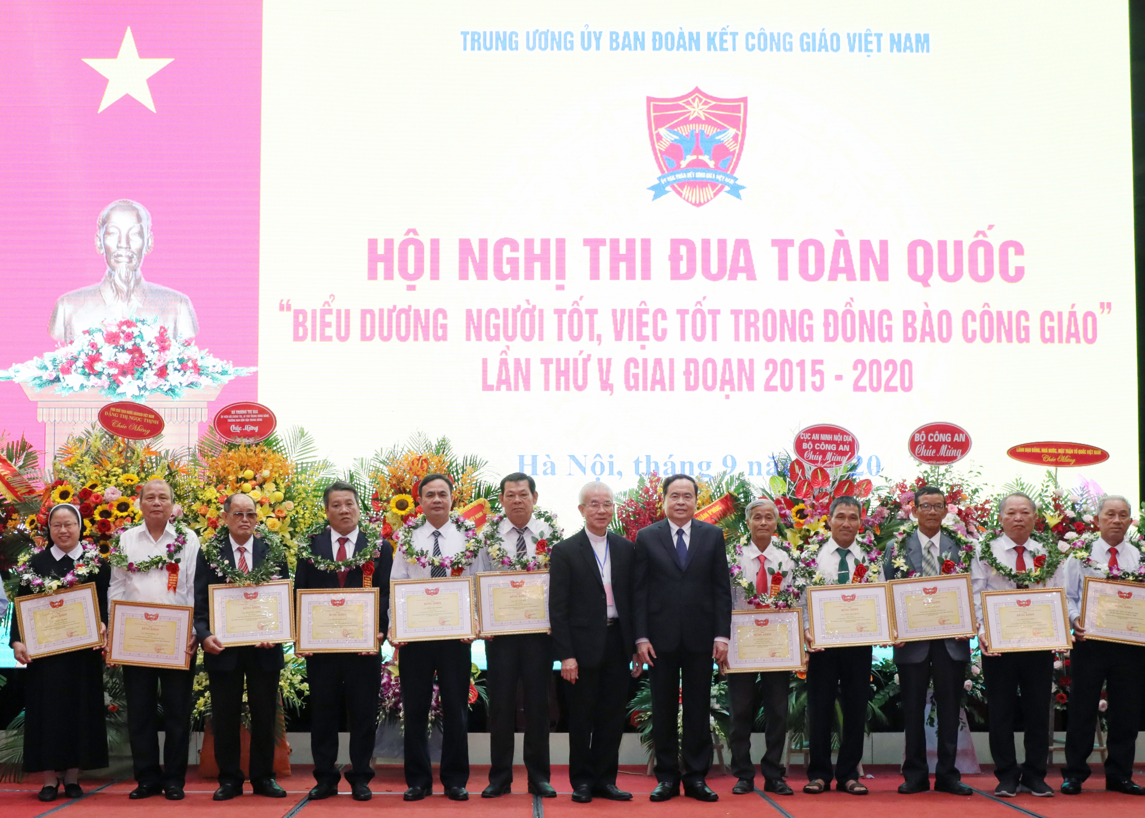 Lan tỏa những gương sáng trong đồng bào công giáo