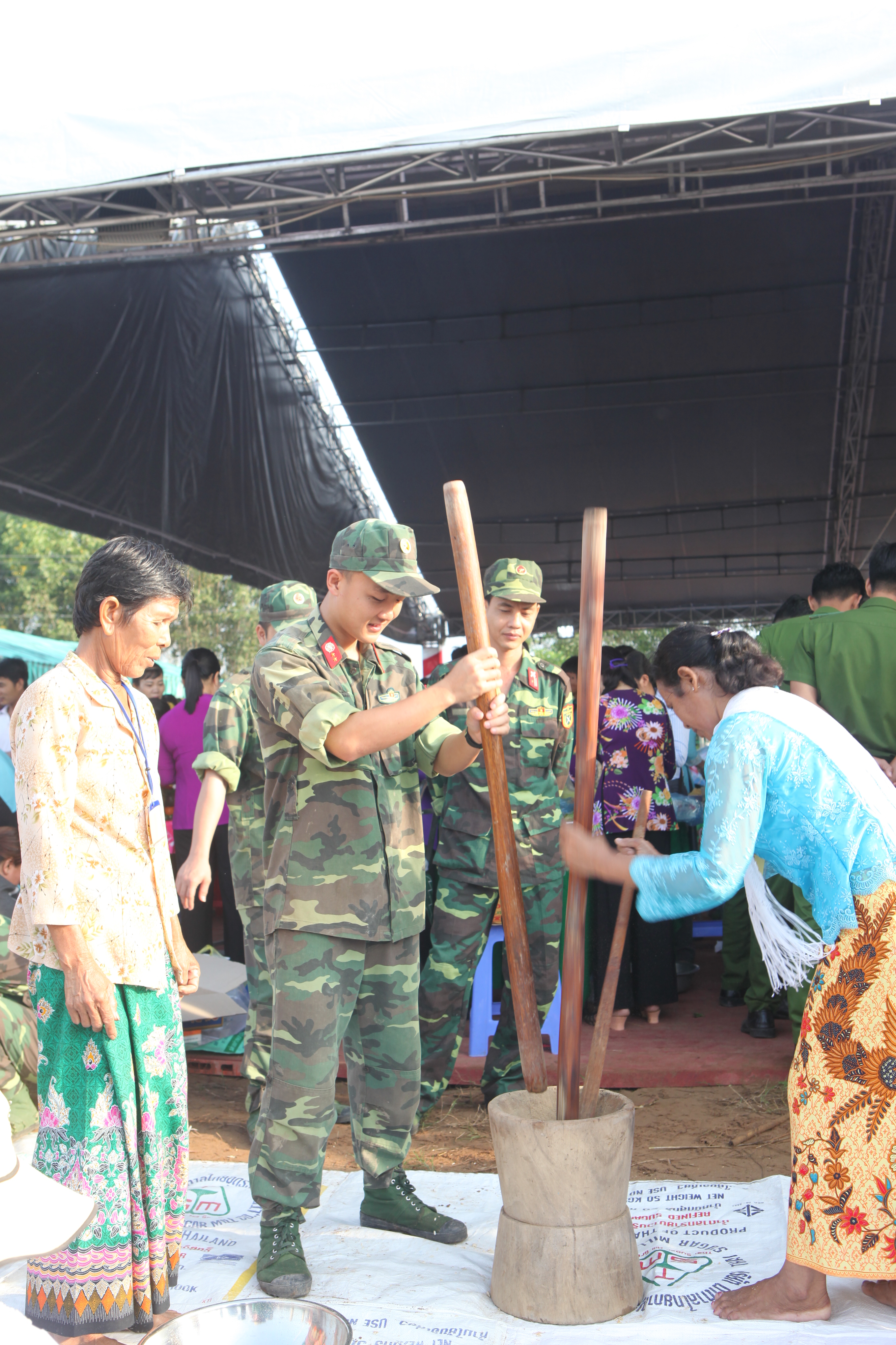 Sáng đẹp mô hình “Tết quân dân”
