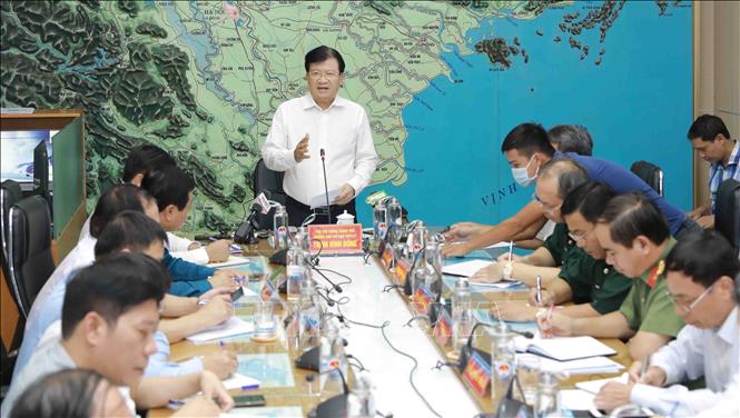 Triển khai các phương án ứng phó bão số 5 theo phương châm 