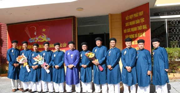 Quốc phục tôn vinh vẻ đẹp người Việt