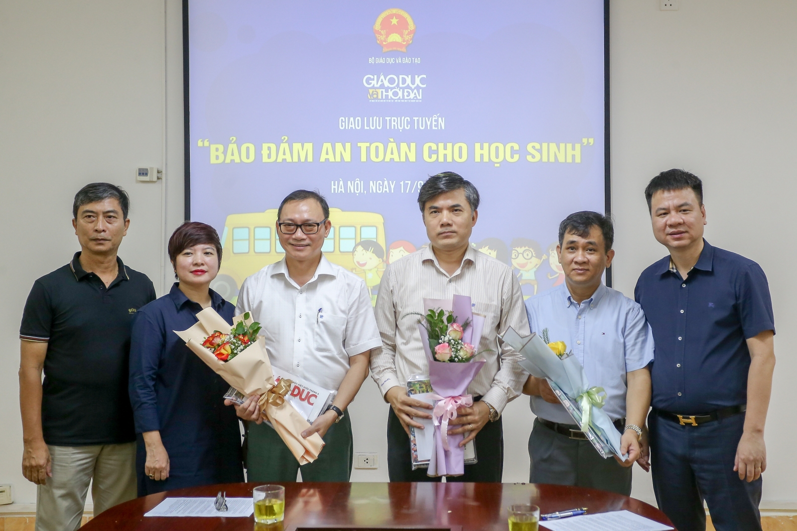 Làm thế nào để học sinh an toàn đến trường?