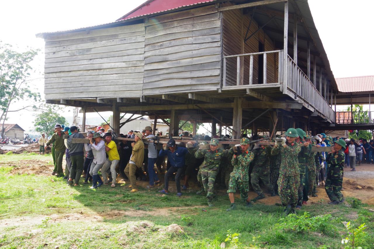 Sáng đẹp nghĩa cử vì dân