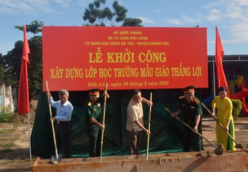 Lữ đoàn Đặc công 198 khởi công xây dựng phòng học tặng Trường Mầm non Thắng Lợi
