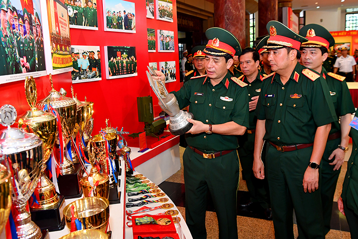 Kiểm tra công tác trưng bày, tổ chức, bảo đảm phục vụ Đại hội Đảng bộ Quân đội lần thứ XI