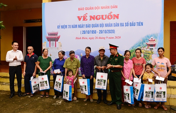 Báo Quân đội nhân dân tổ chức về nguồn kỷ niệm 70 năm Ngày truyền thống