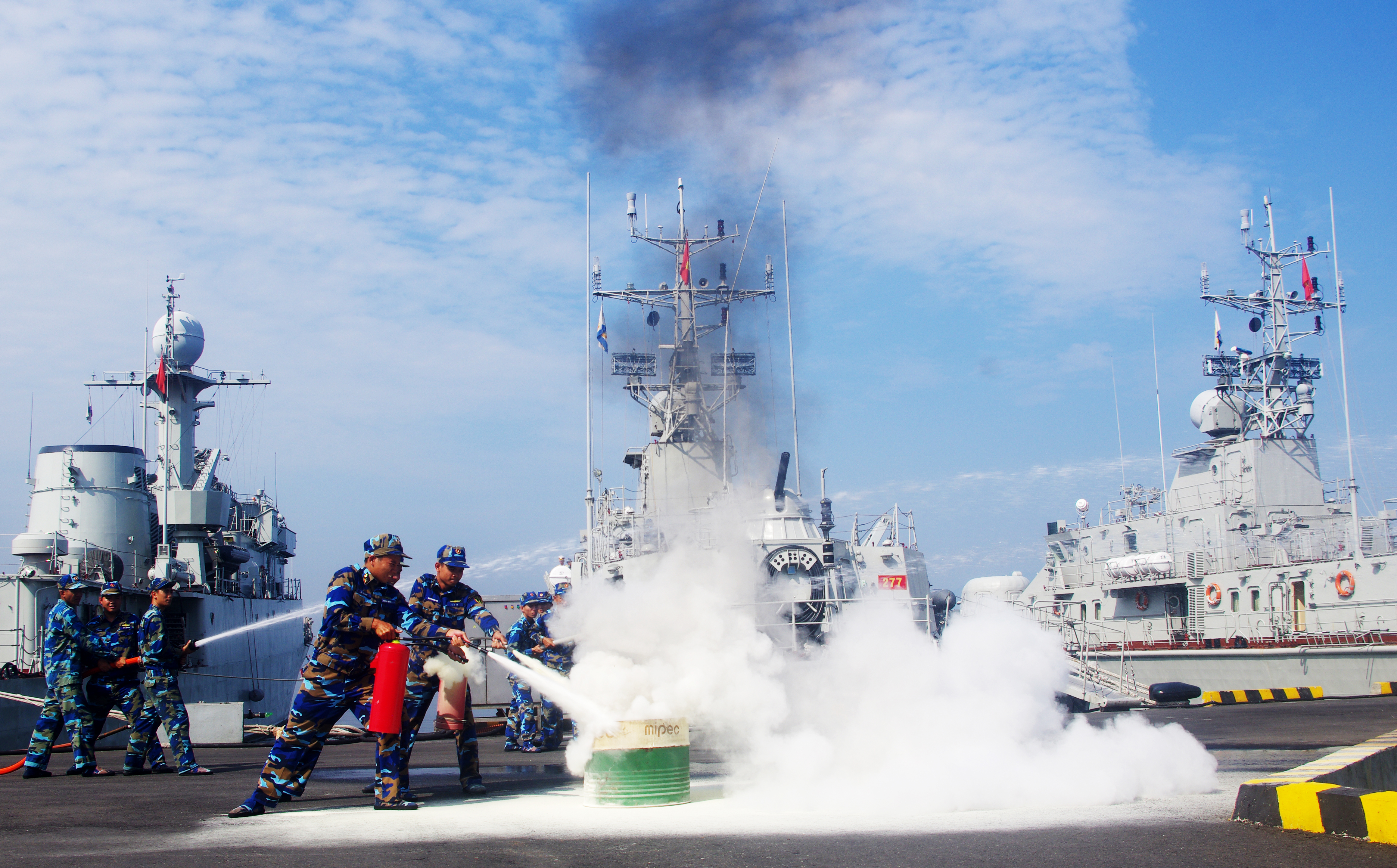 Thi đua, sáng tạo hướng về đại hội