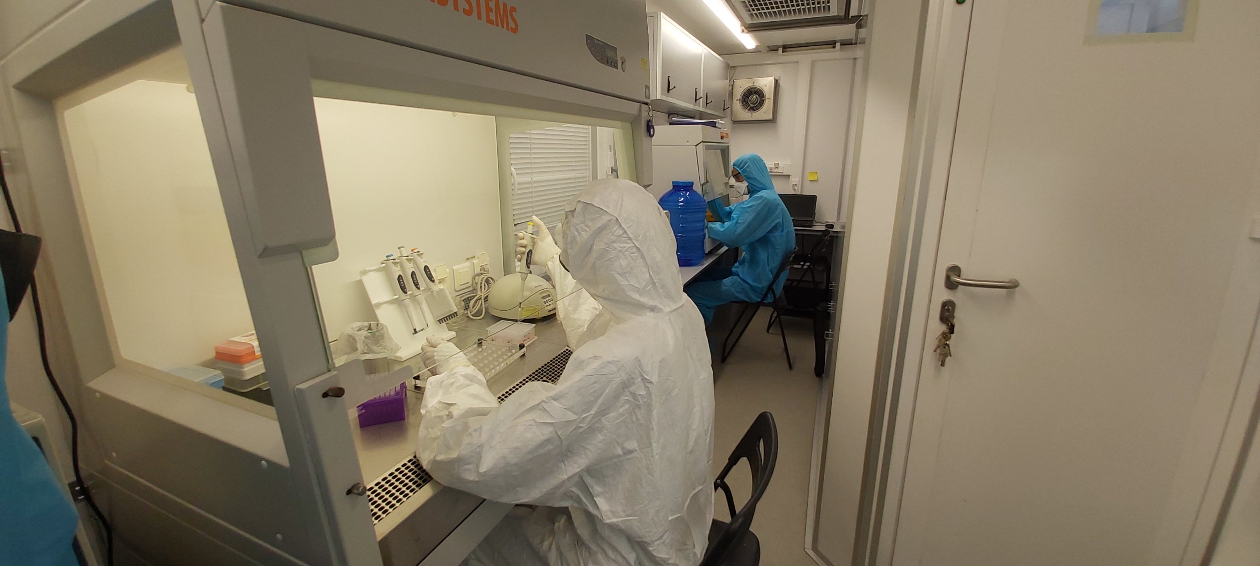 Thầm lặng lập công mừng đại hội