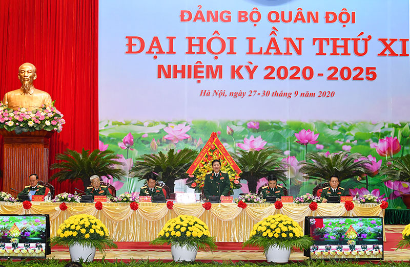 Phát huy dân chủ, trí tuệ tập thể đóng góp ý kiến tâm huyết, trách nhiệm vào các dự thảo văn kiện