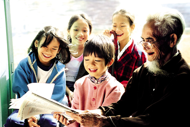 ĐẠO LÝ KÍNH GIÀ