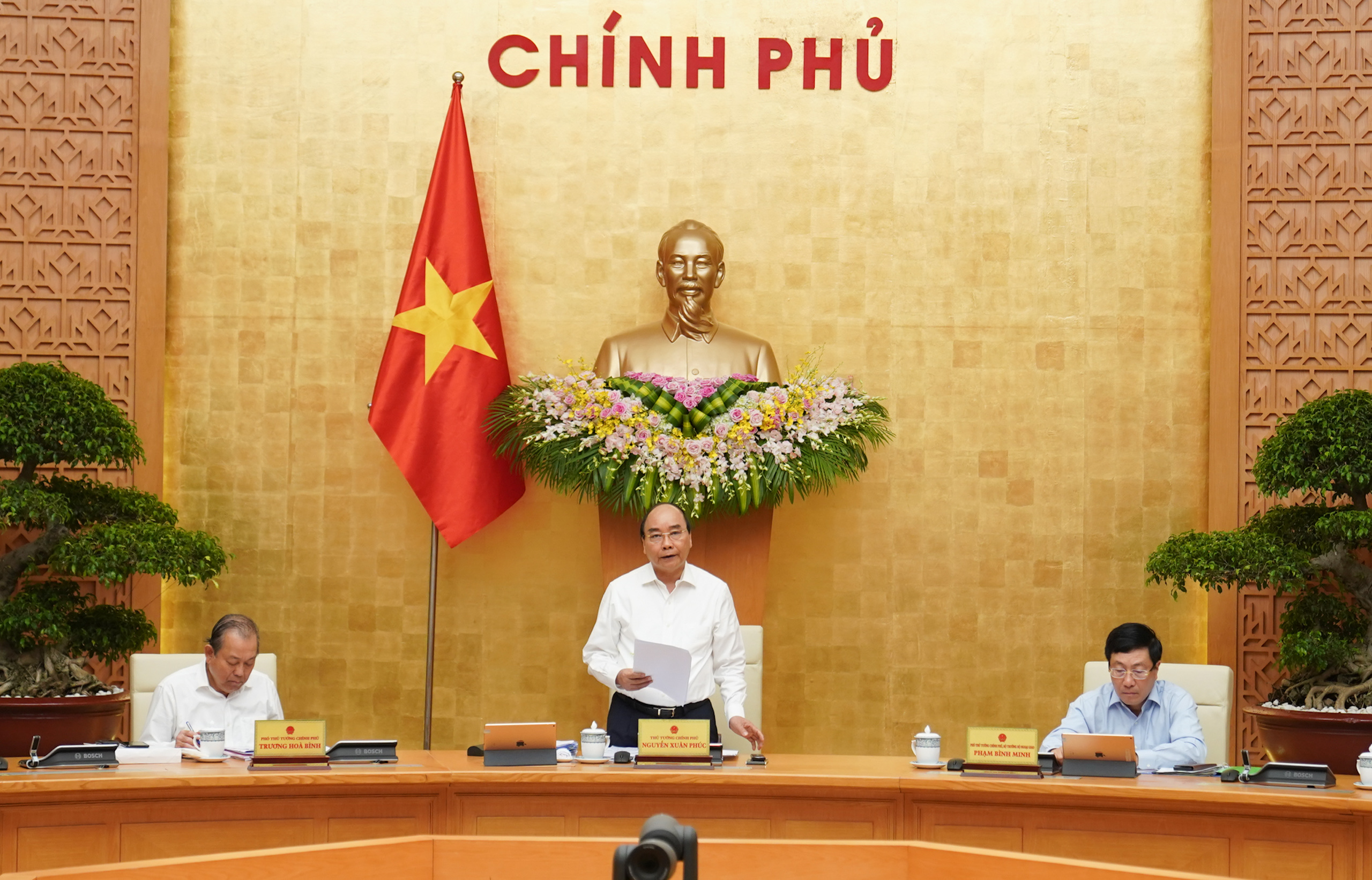 Thủ tướng Chính phủ yêu cầu đẩy nhanh tiến trình phục hồi kinh tế