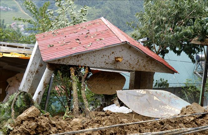 Nhiều khu vực có mưa dông, đề phòng lốc, sét, mưa đá và gió giật mạnh