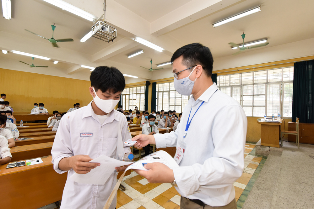 Điểm trúng tuyển cao, nhiều ngành 