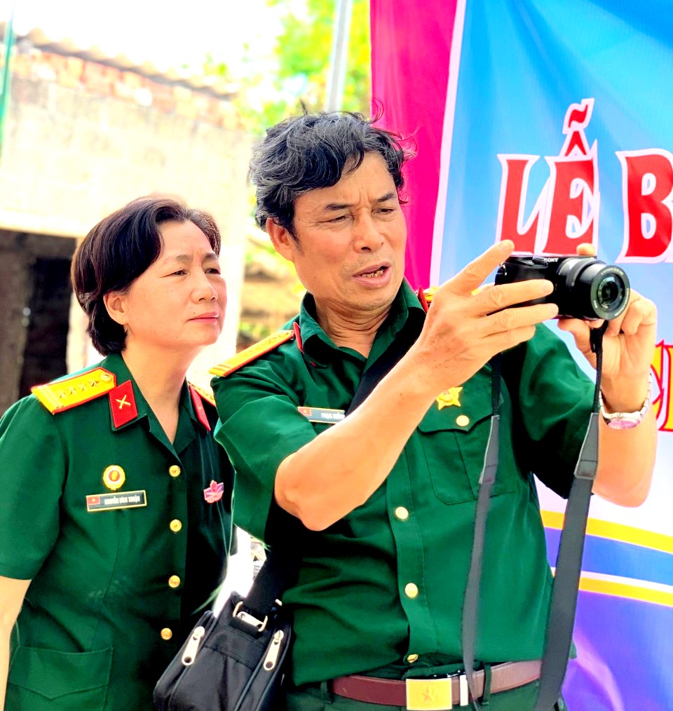 Mãi yêu tờ báo chiến sĩ 