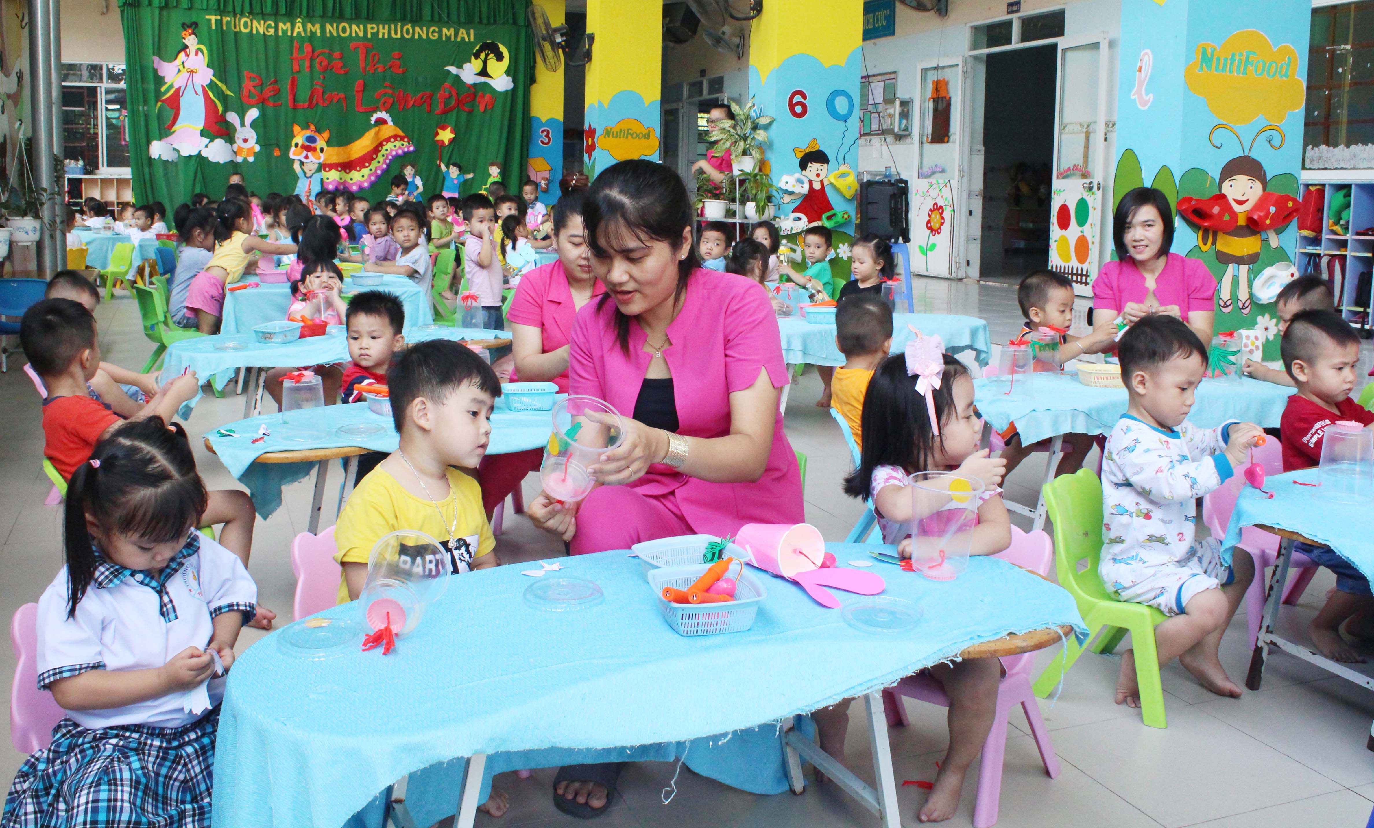 Xã hội hóa giáo dục gắn với ứng dụng công nghệ