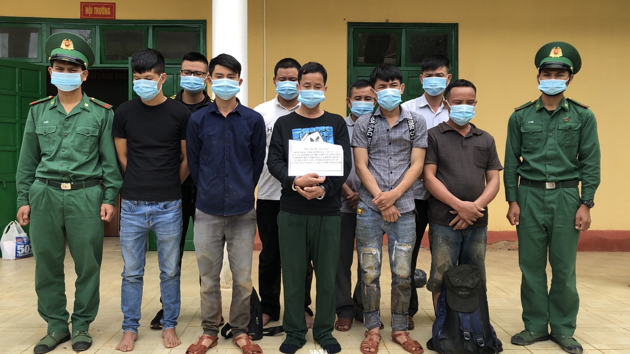 Bắt 10 đối tượng xuất cảnh trái phép