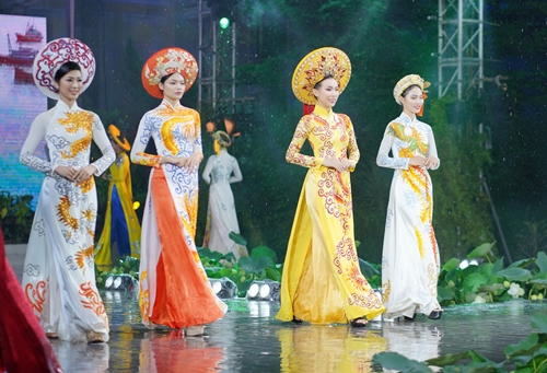 Nhiều hoạt động tôn vinh vẻ đẹp, giá trị áo dài Việt Nam