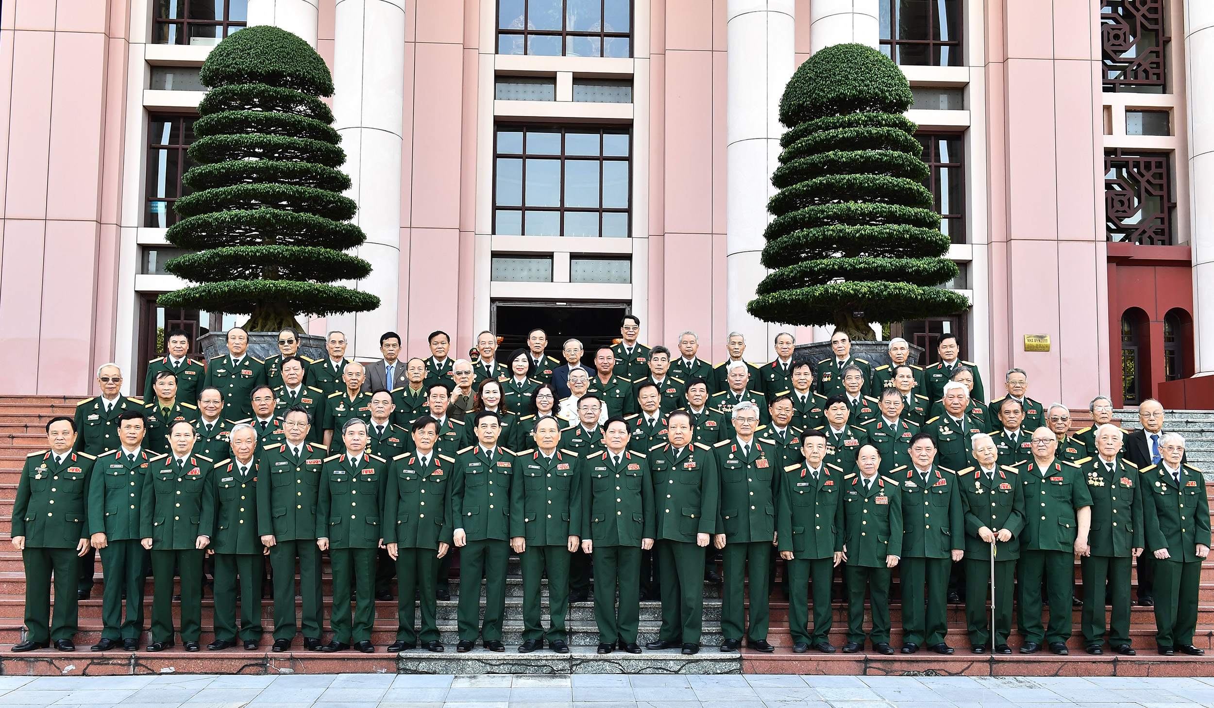 Đại tướng Ngô Xuân Lịch gặp mặt Ban liên lạc truyền thống Quân khu 1 