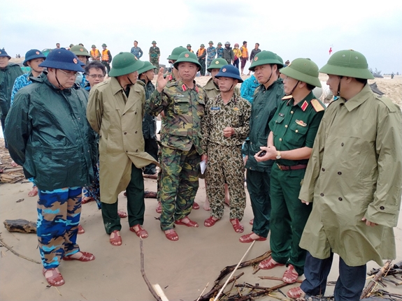 Điều động đặc công nước cứu các thuyền viên trên tàu Vietship 01