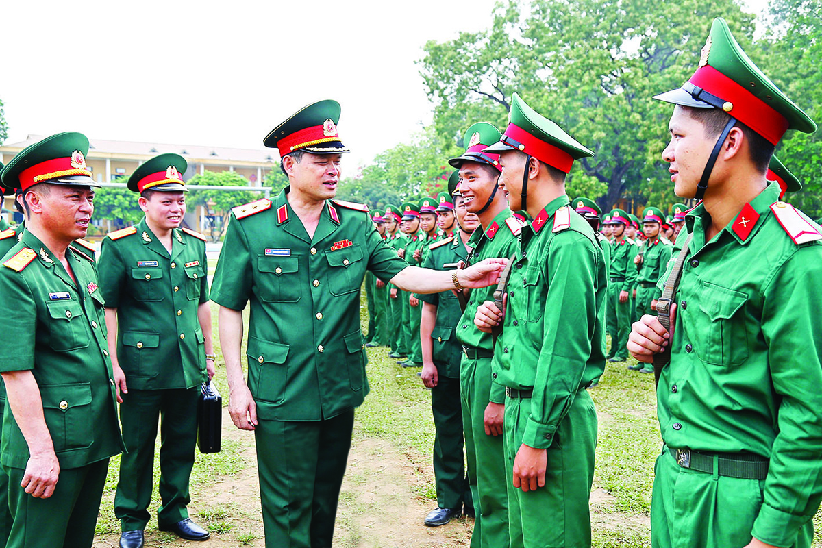 Xây dựng LLVT Quân khu 1 vững mạnh về chính trị theo lời Bác Hồ dạy